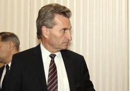 oettinger1 Η τρόικα δεν απαιτεί την έκτακτη εισφορά στα φωτοβολταϊκά