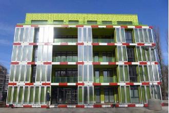bio hause Ενεργειακή αυτονομία κτιρίου από φωτοβολταϊκά και φύκια στη Γερμανία 